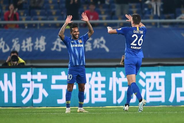 决赛替补登场上演世界杯首秀，埃里克·加西亚赛后晒奖牌特写